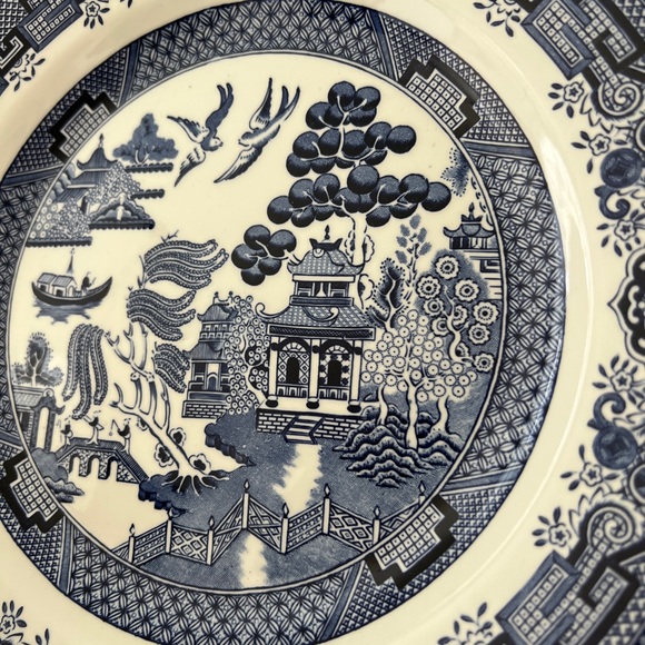 Set of 2 brand new Churchill Blue Willow 10” dinner plates Earthenware China - Picture 3 of 13